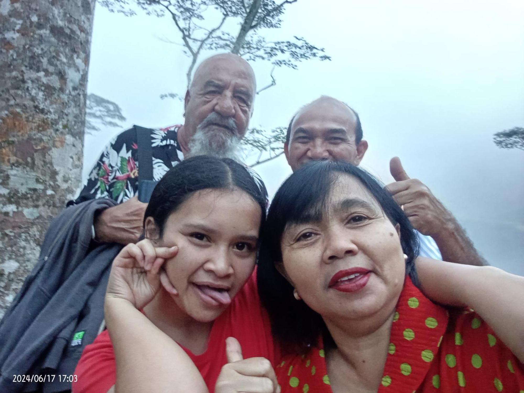 Petra Homestay Bangka Leda Ruteng Exterior foto